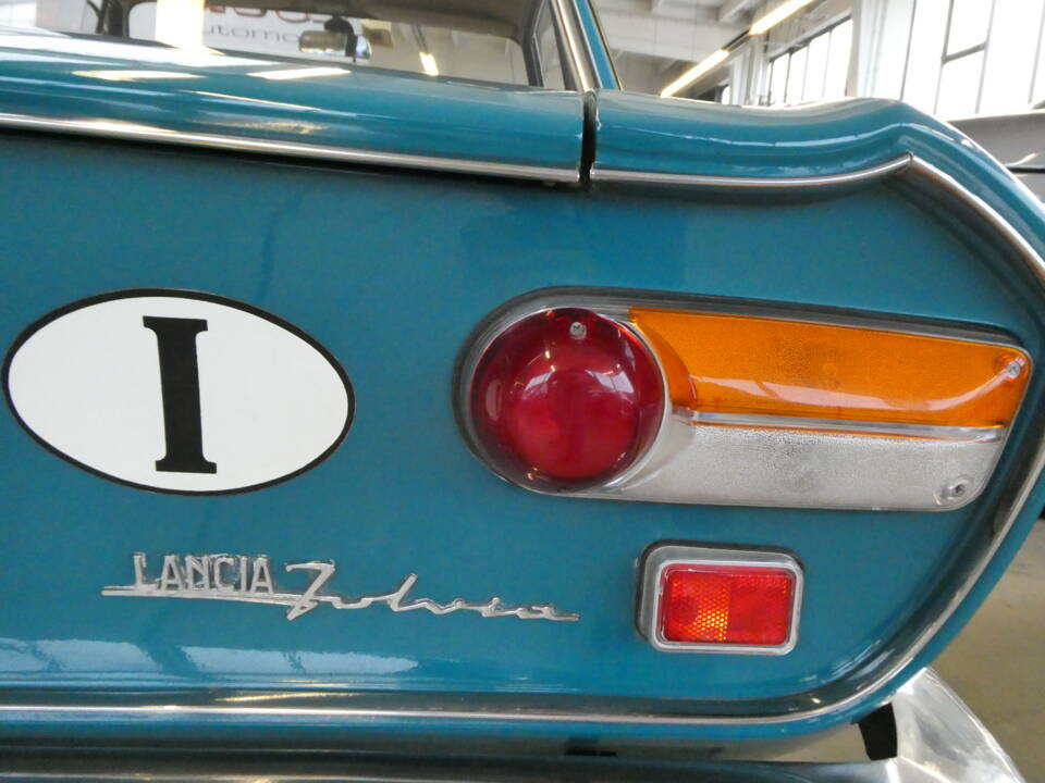 Image 30/43 of Lancia Fulvia Rallye 1.3 S (1969)