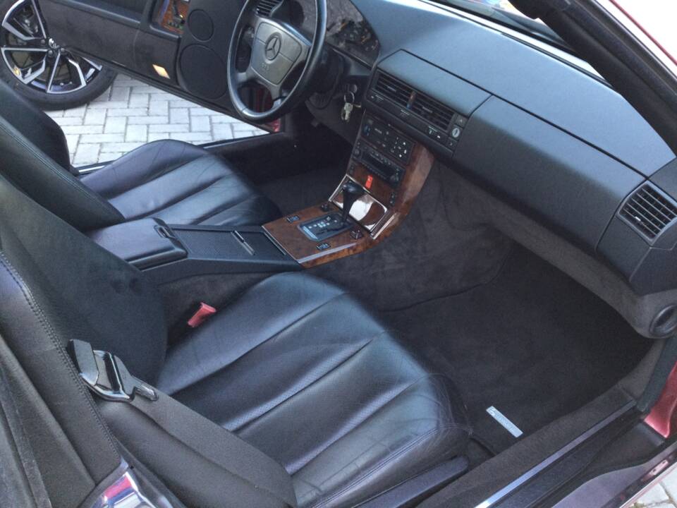 Image 15/32 de Mercedes-Benz 300 SL-24 (1992)