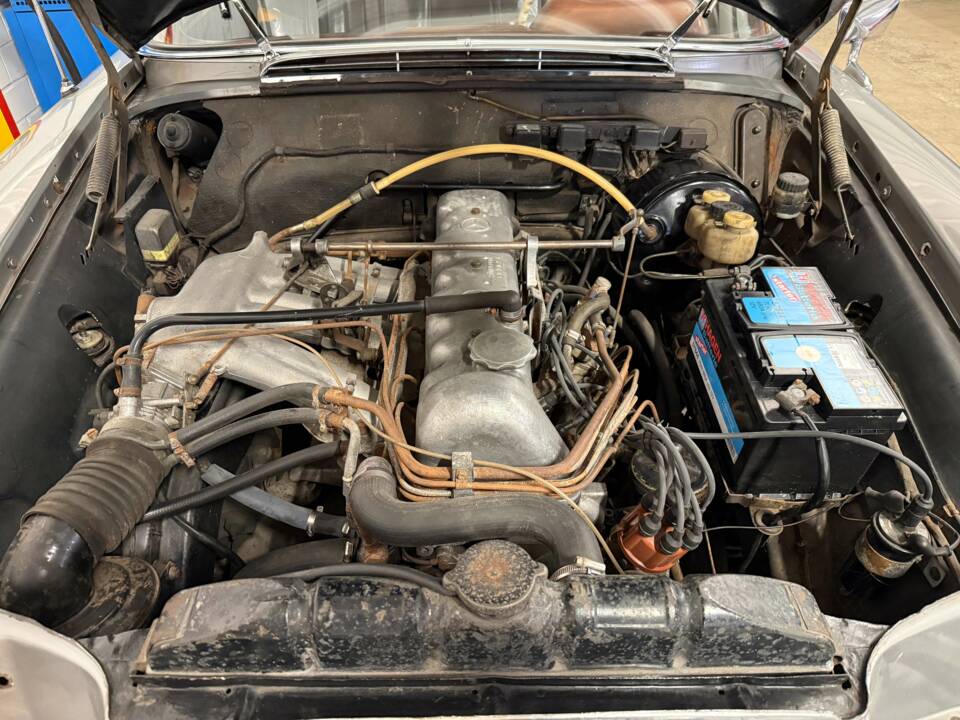 Image 5/18 of Mercedes-Benz 250 SE (1967)