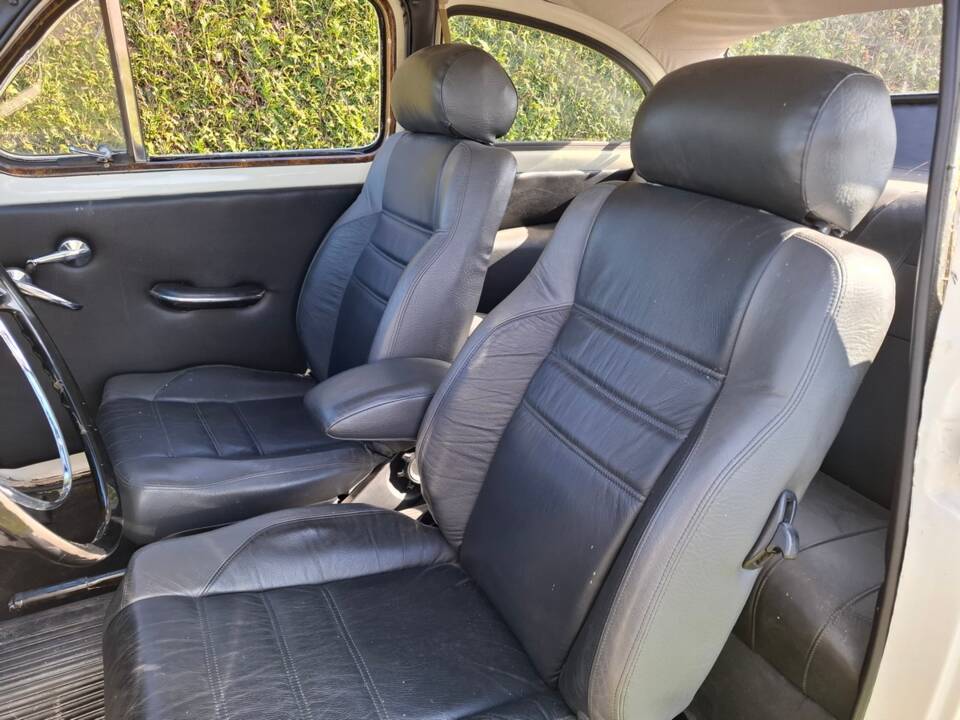 Image 25/41 of Volvo PV 544 Sport (1962)