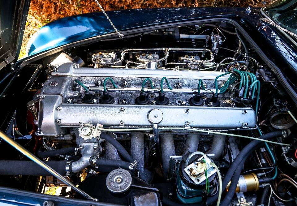 Bild 25/30 von Aston Martin DB 6 Vantage (1966)