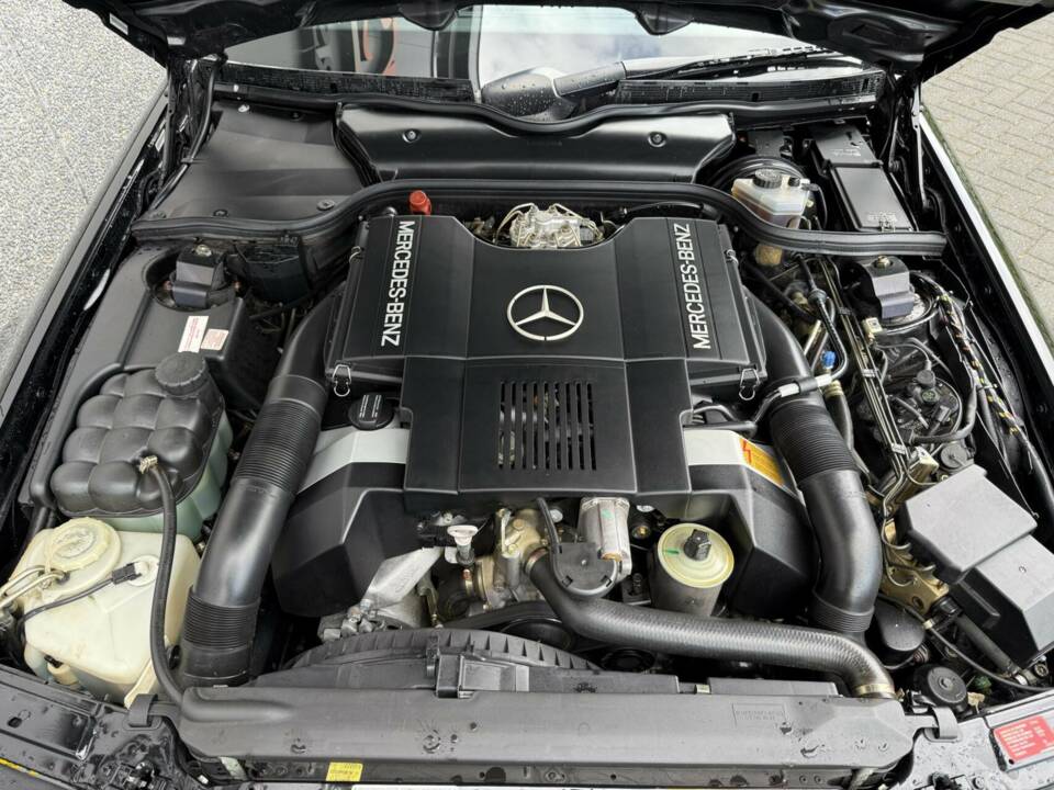 Image 36/50 of Mercedes-Benz 500 SL (1991)