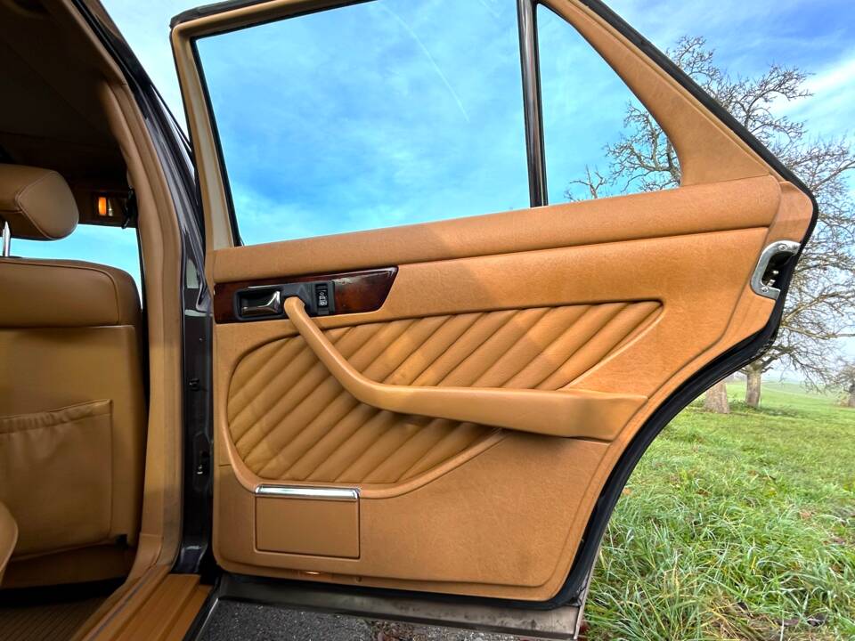 Bild 14/28 von Mercedes-Benz 500 SE (1990)