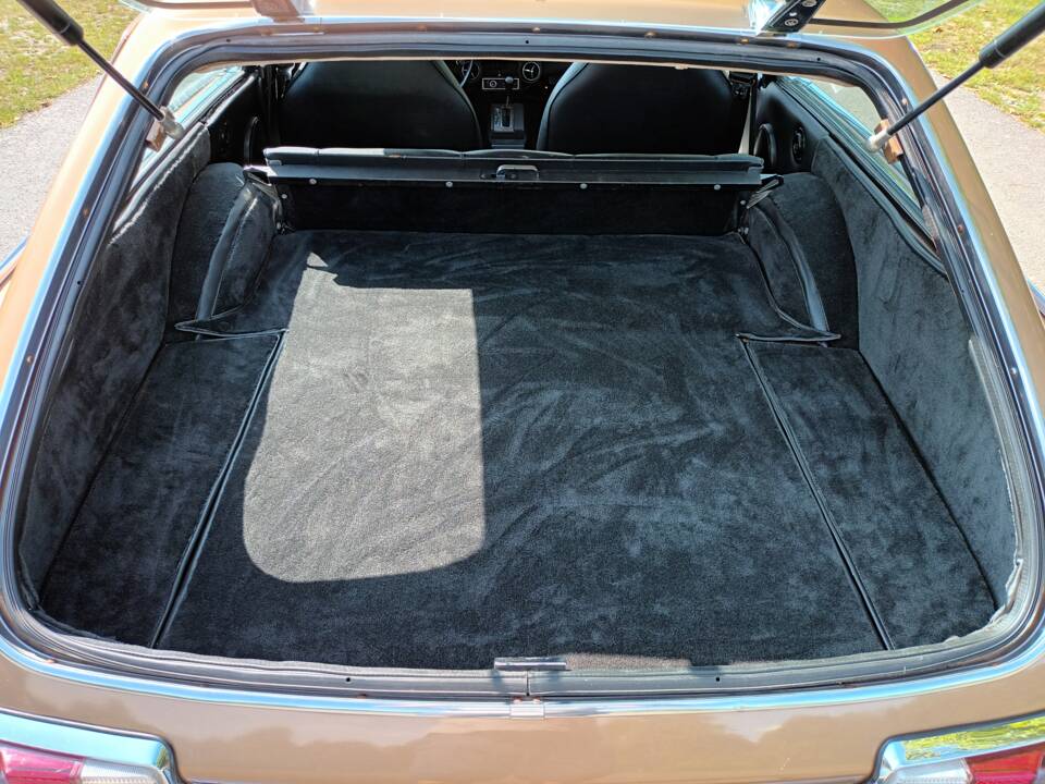 Image 29/73 of Volvo 1800 ES (1972)