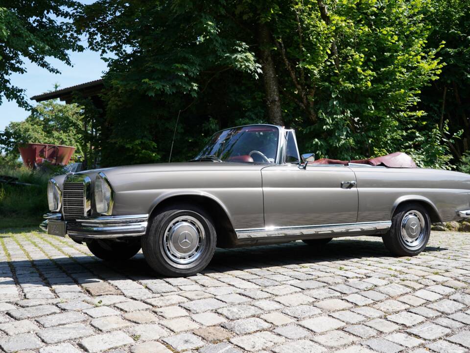 Bild 11/13 von Mercedes-Benz 280 SE (1971)