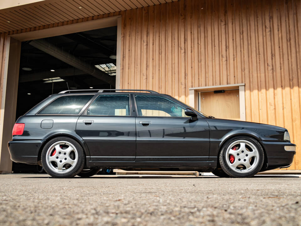 Immagine 4/50 di Audi RS2 Avant (1994)