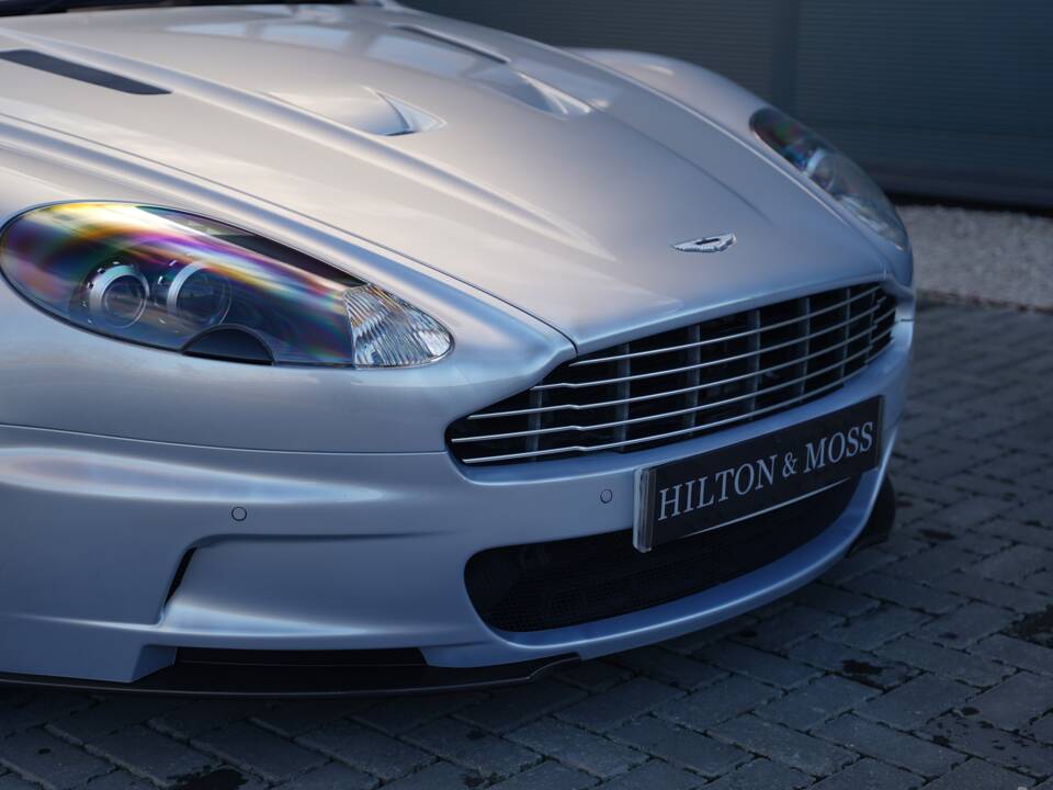 Immagine 25/50 di Aston Martin DBS (2011)