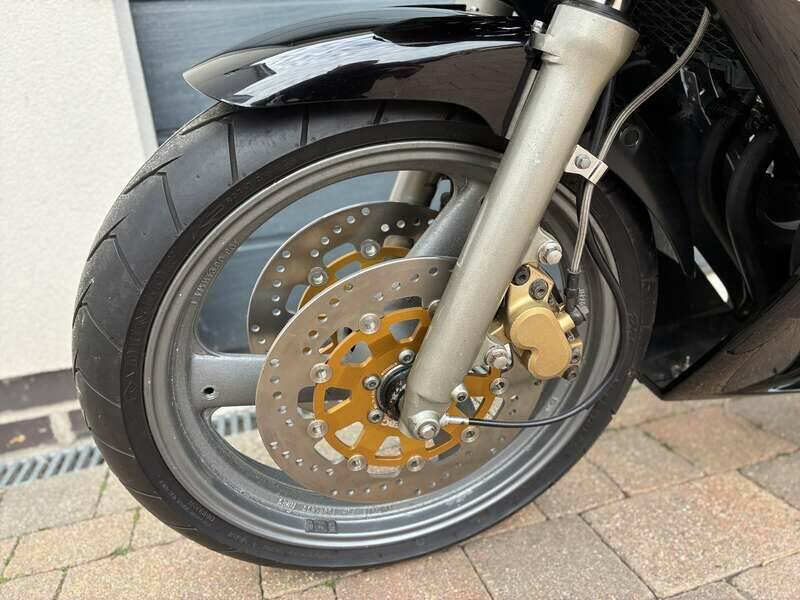 Image 12/18 of Yamaha FZR 400 (1998)
