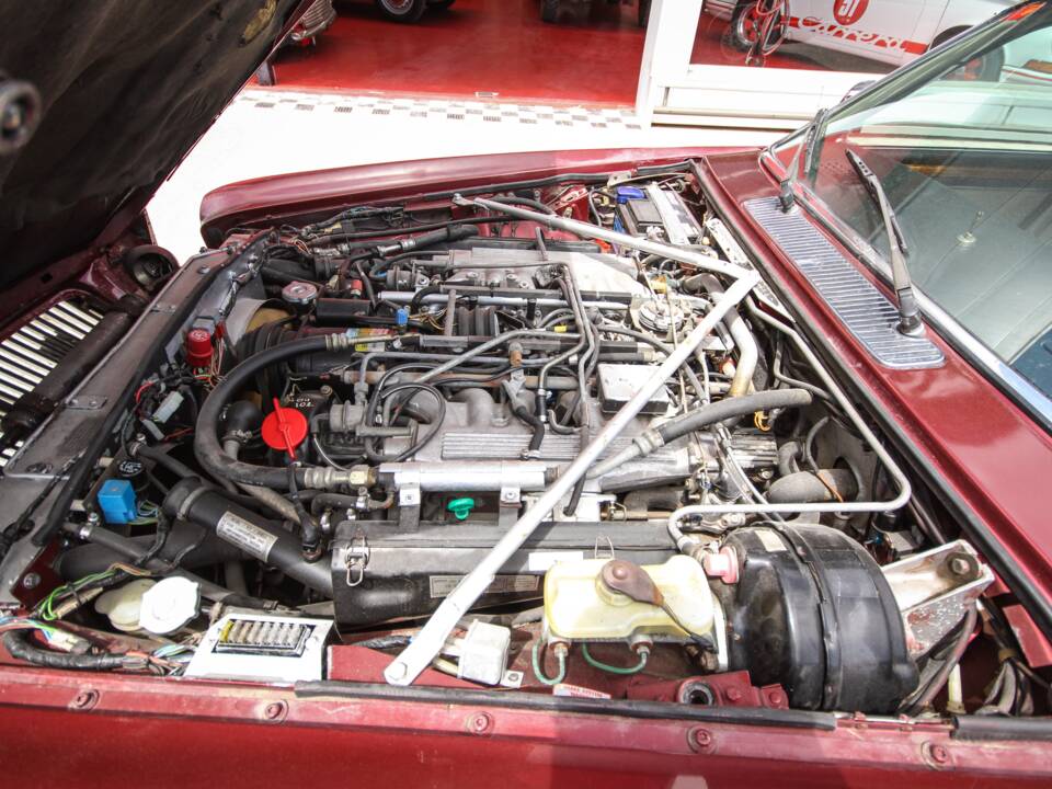Image 36/44 of Jaguar XJ 12 (1990)