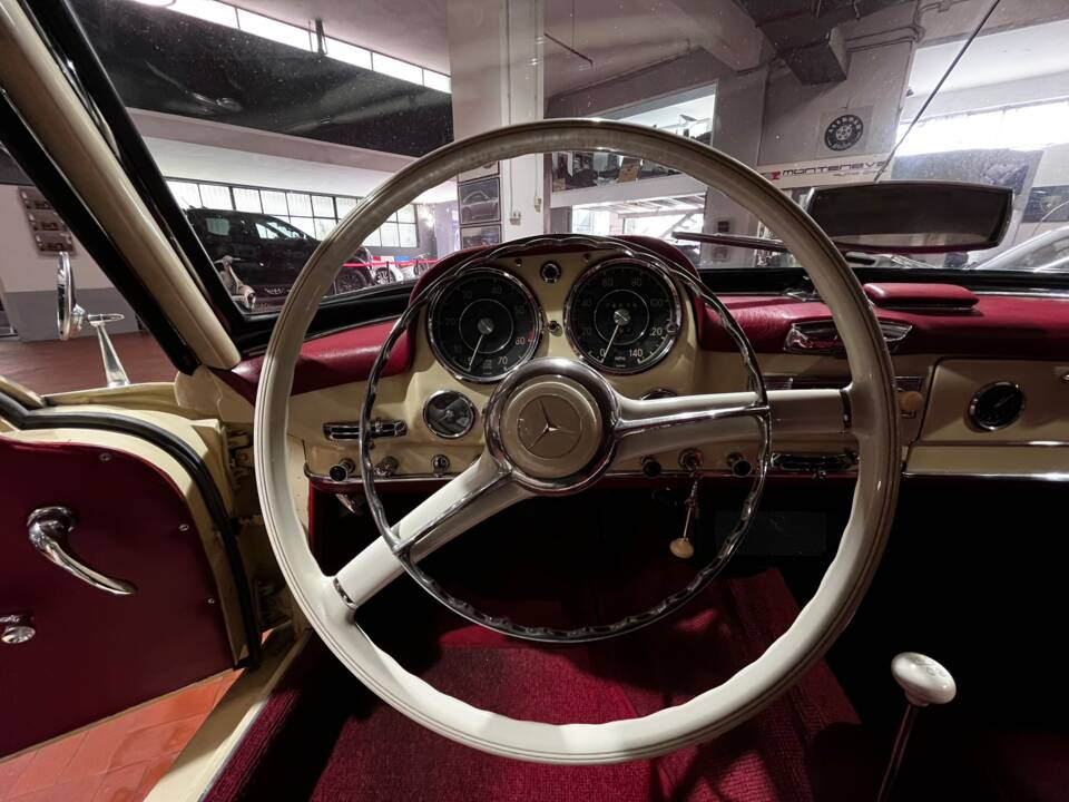 Image 36/58 of Mercedes-Benz 190 SL (1955)