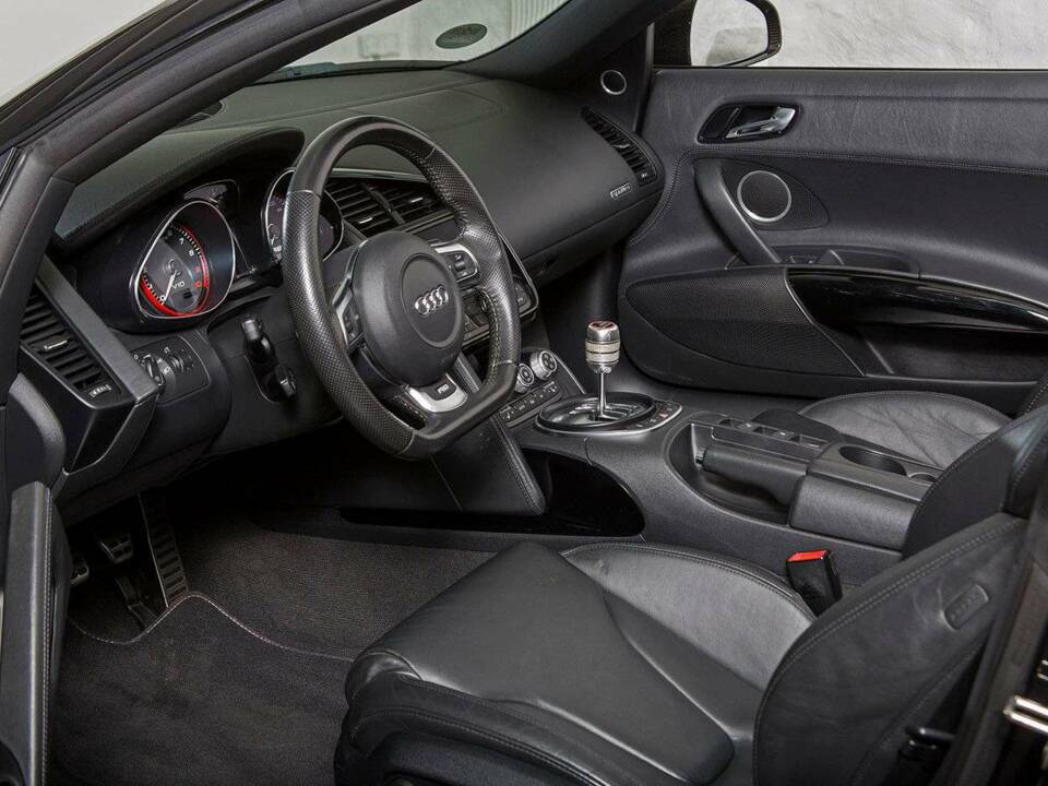 Bild 21/24 von Audi R8 V10 Spyder (2010)
