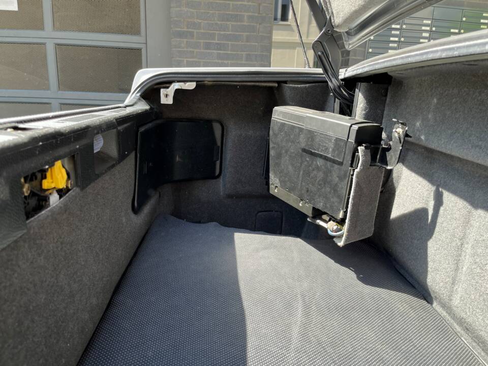 Image 23/24 of Mercedes-Benz SL 600 (1993)