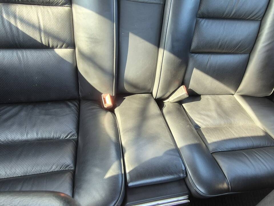 Bild 25/33 von Mercedes-Benz 560 SEC (1989)