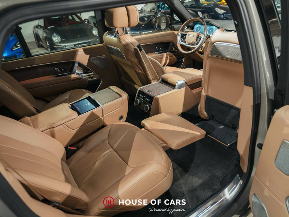 Image 21/25 of Land Rover Range Rover D350 (2022)