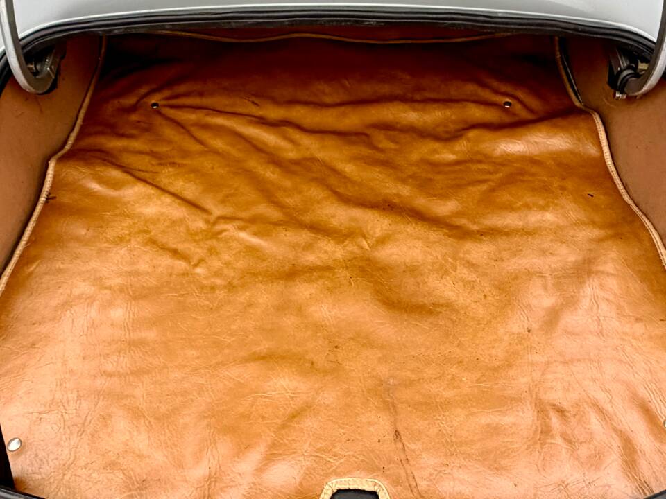 Image 18/18 de Jaguar Type E V12 (1973)