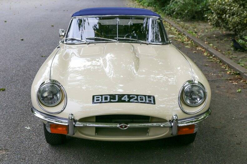 Image 39/50 de Jaguar E-Type (1969)