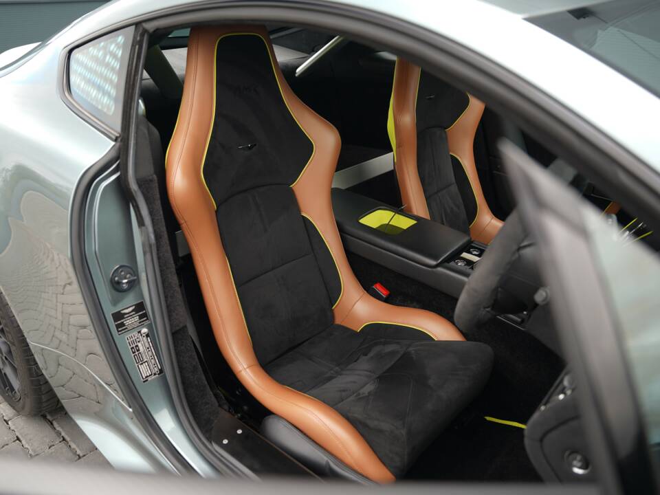 Bild 13/50 von Aston Martin V12 Vantage AMR (2017)