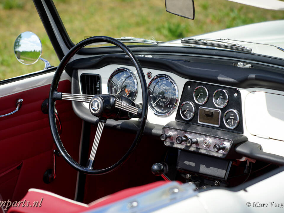 Image 10/31 of Triumph TR 4A (1966)