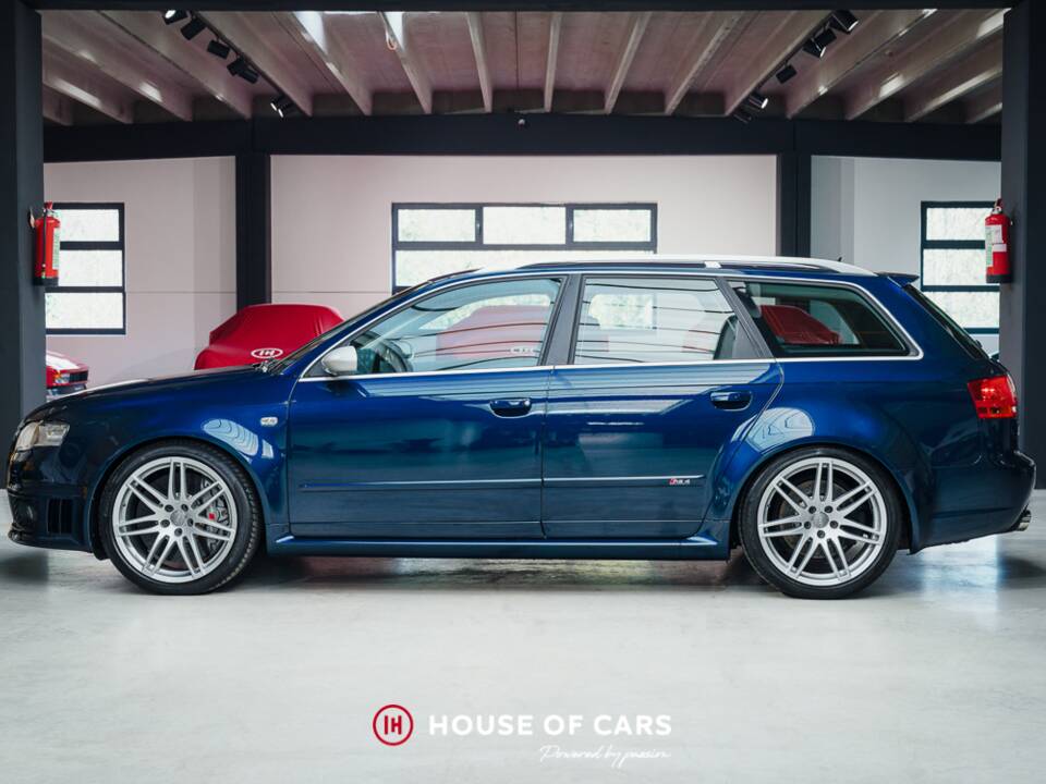 Image 10/22 of Audi RS4 Avant (2007)
