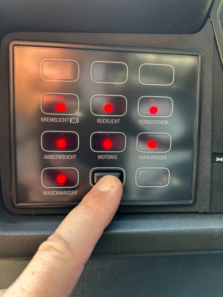 Bild 17/24 von BMW 635 CSi (1987)