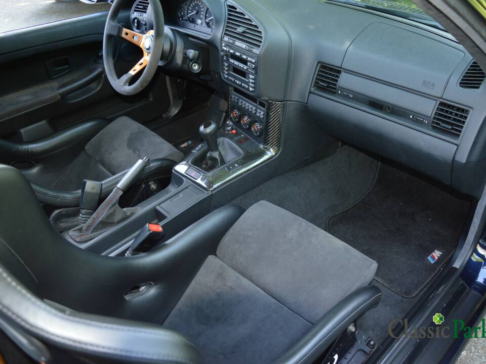 Image 11/50 de BMW 323i (1998)