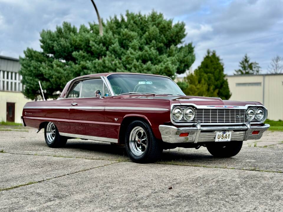 Image 7/20 of Chevrolet Impala SS Sport Coupe (1964)