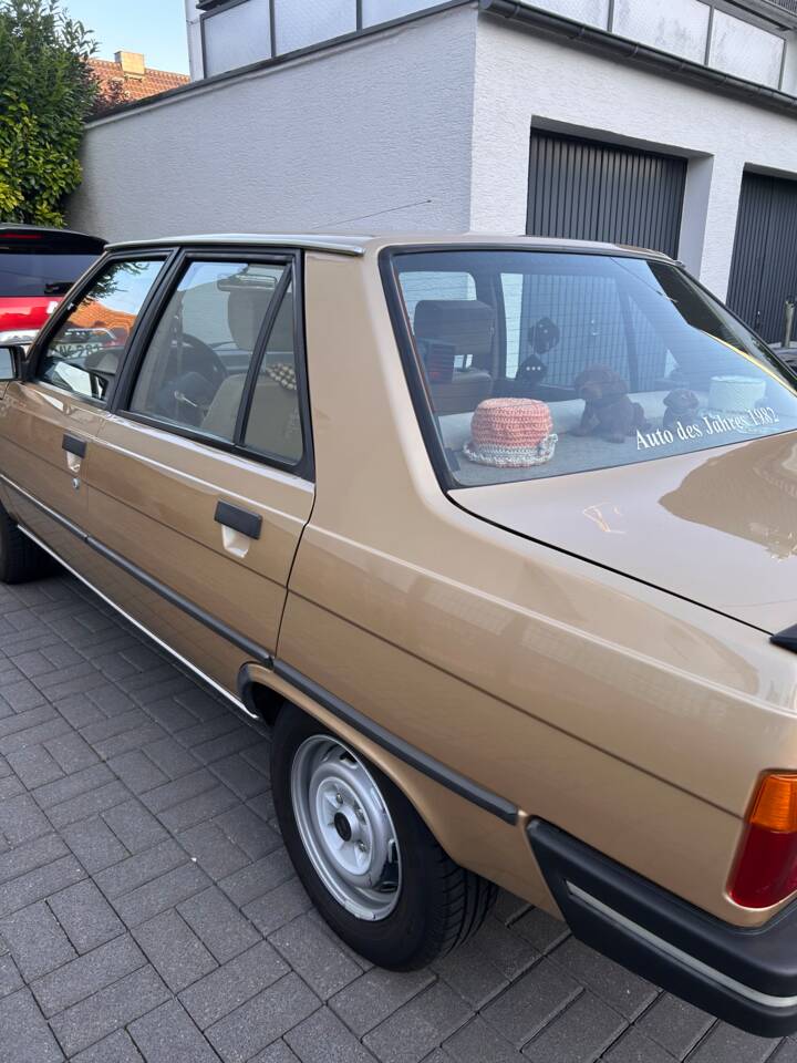 Image 3/8 of Renault R 9 (1983)