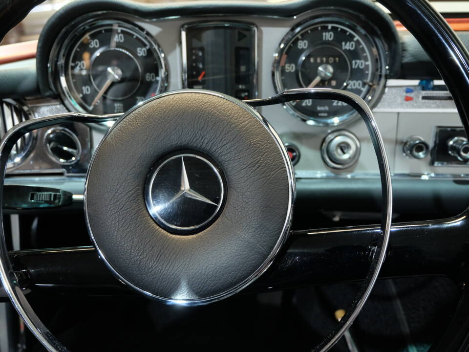 Image 20/35 of Mercedes-Benz 230 SL (1964)