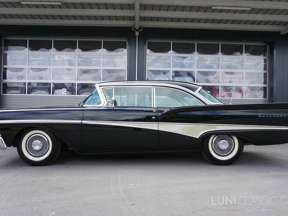 Image 4/77 of Ford Fairlane 500 Club Victoria (1958)