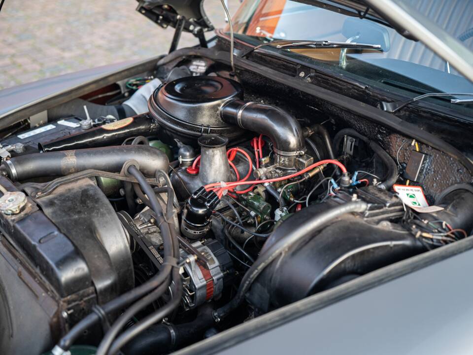 Image 9/44 of Citroën DS 21 (1968)