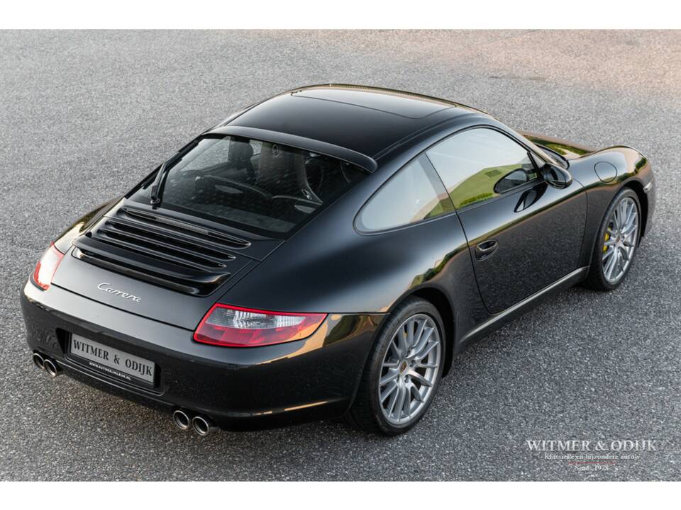 Bild 3/28 von Porsche 911 Carrera 4S (2004)