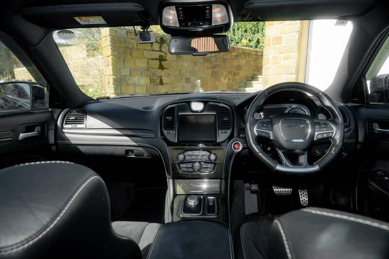 Image 2/50 de Chrysler 300 SRT8 (2017)