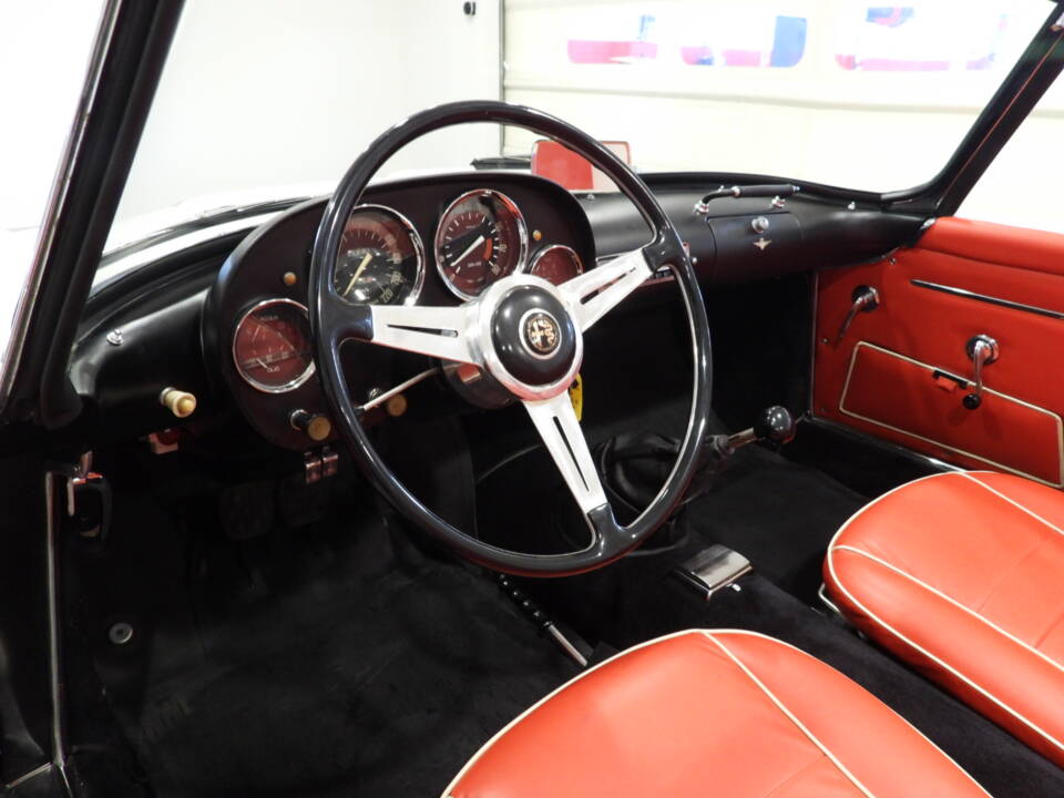 Image 20/51 of Alfa Romeo 2000 Spider (1959)