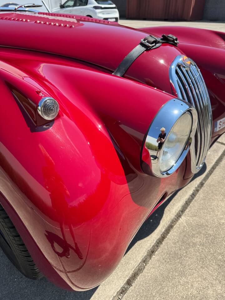 Image 23/34 of Jaguar XK 140 OTS (1955)