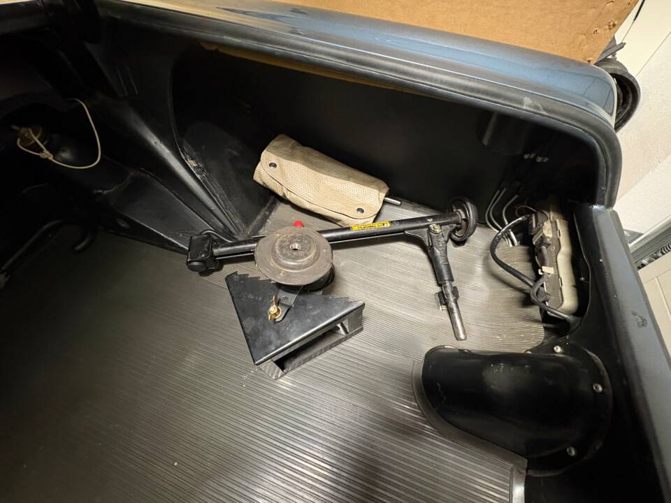 Image 15/38 de Mercedes-Benz 280 SL (1970)