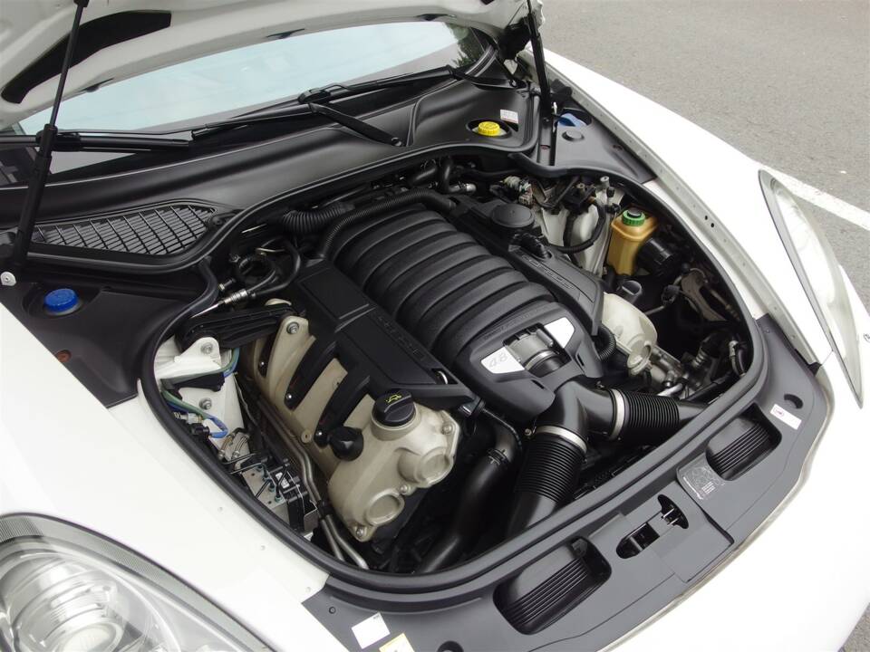 Image 88/98 of Porsche Panamera S (2010)