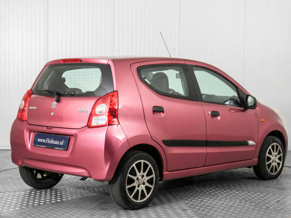 Image 2/48 of Suzuki Alto (2010)