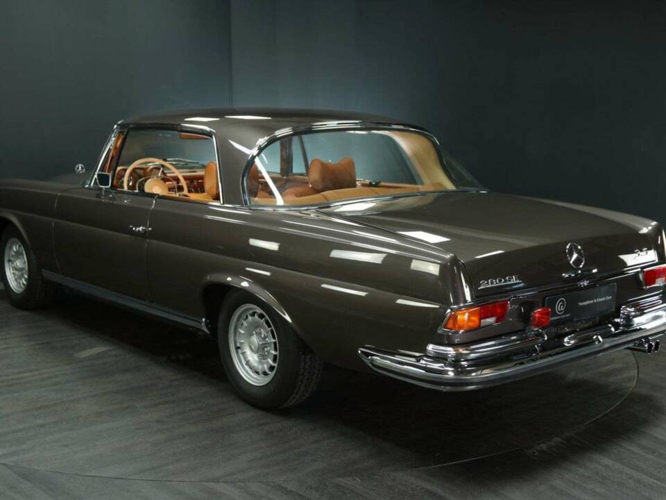 Image 4/30 of Mercedes-Benz 280 SE 3,5 (1970)