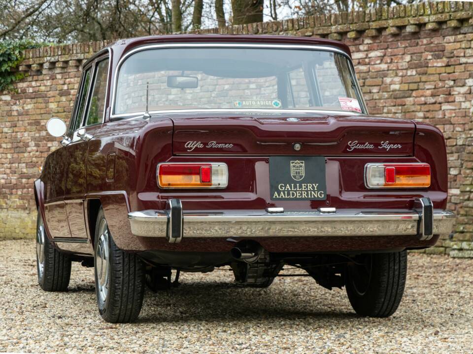 Imagen 40/50 de Alfa Romeo Giulia Nuova Super 1600 (1971)