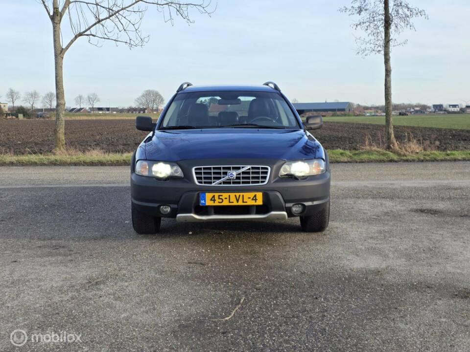 Image 12/33 de Volvo V 70 XC 2.4T (2002)