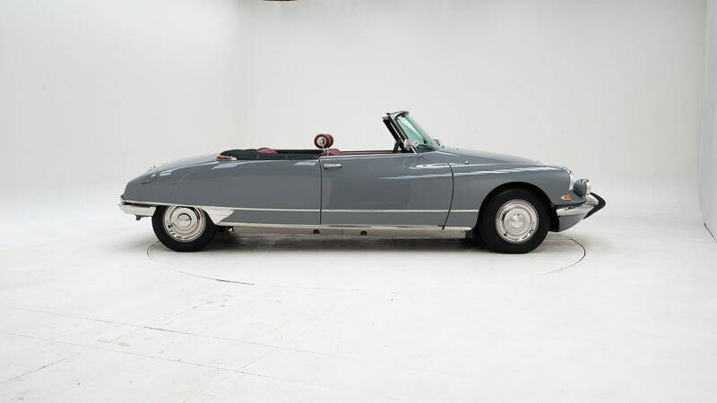 Afbeelding 6/15 van Citroën DS 21 (1968)