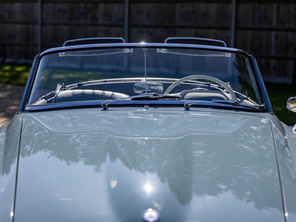 Image 39/56 of Mercedes-Benz 190 SL (1956)