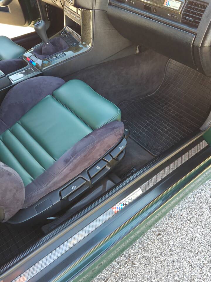 Image 48/54 of BMW M3 GT (1995)