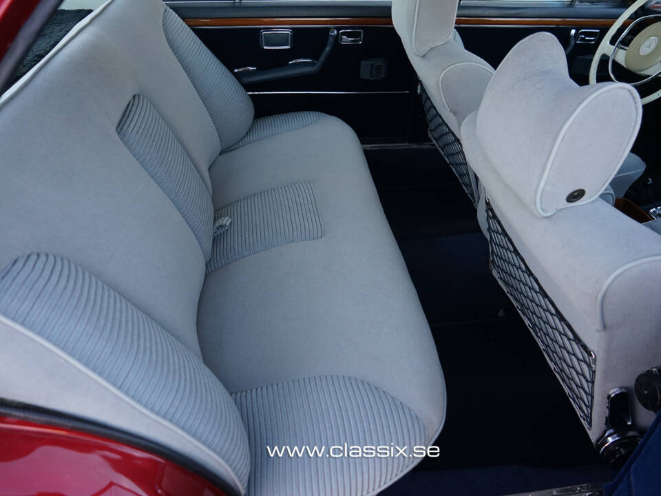 Image 4/21 of Mercedes-Benz 300 SEL 6.3 (1969)