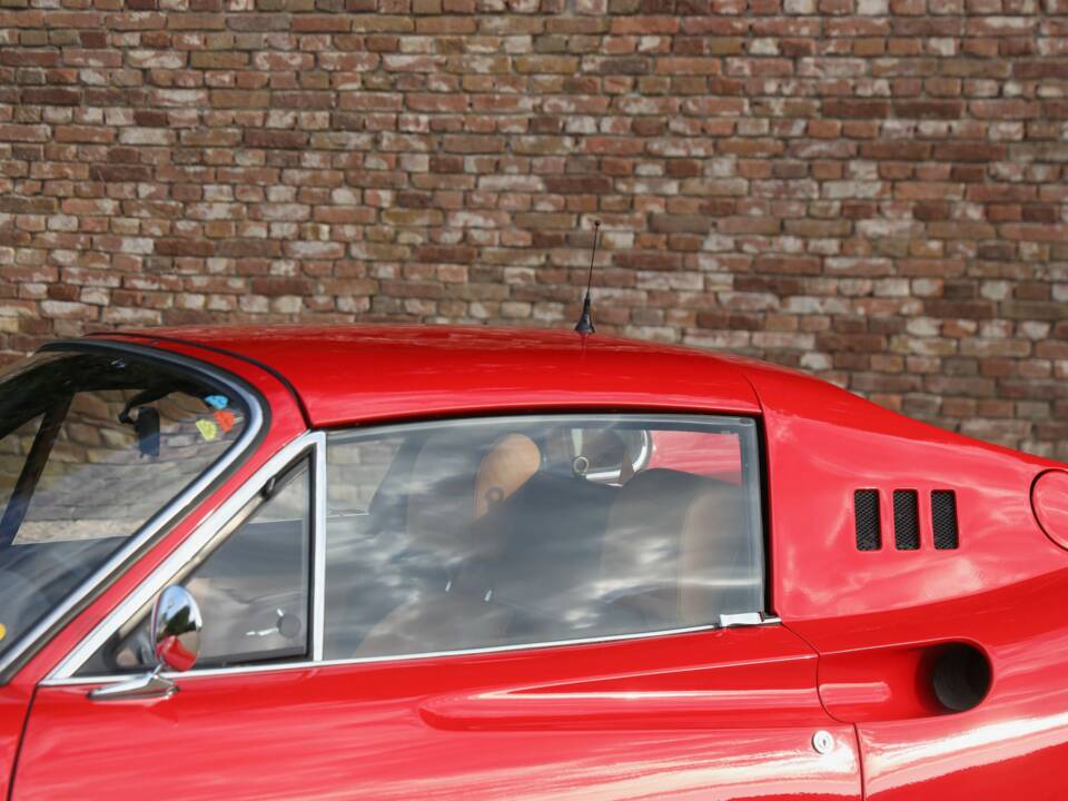 Image 24/50 of Ferrari Dino 246 GTS (1974)