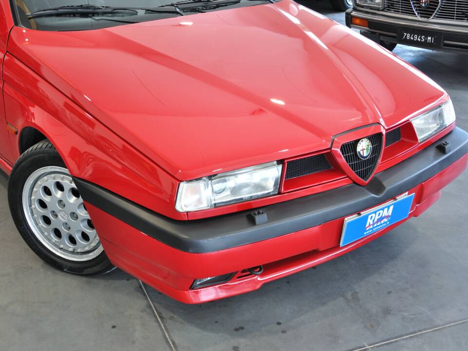 Imagen 28/30 de Alfa Romeo 155  2.0 Q4 4x4 (1992)