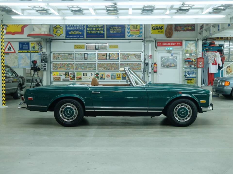 Image 14/50 de Mercedes-Benz 280 SL (1968)
