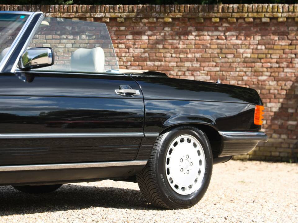 Image 21/50 de Mercedes-Benz 420 SL (1986)