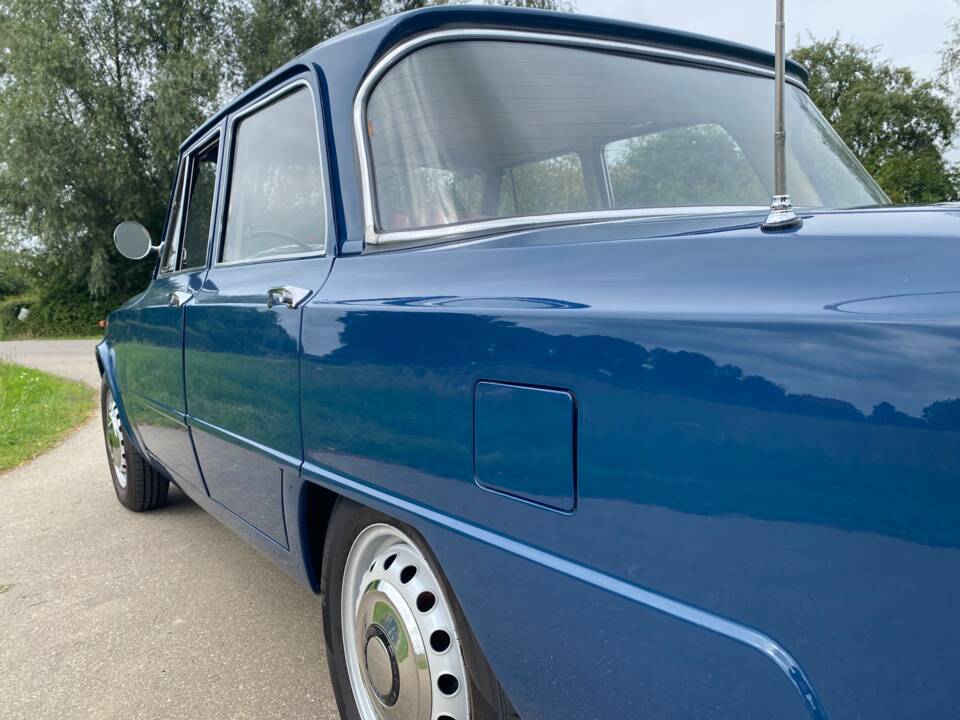Image 31/75 of Alfa Romeo Giulia 1300 TI (1966)