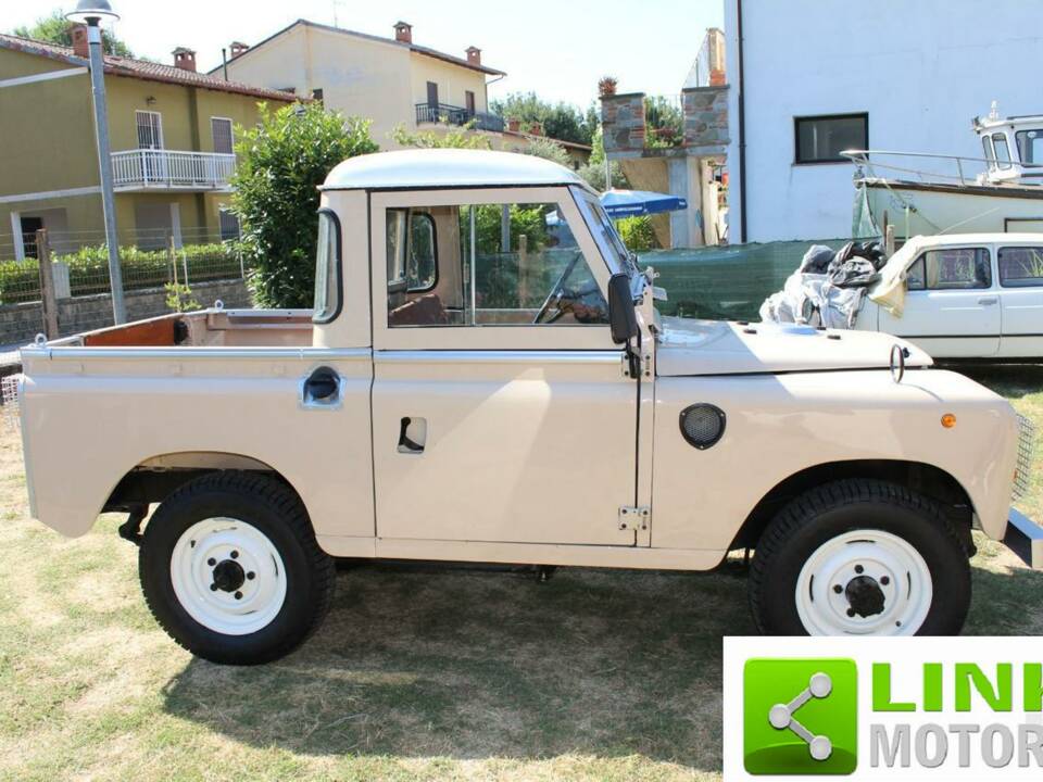 Image 5/10 of Land Rover 88 (1978)